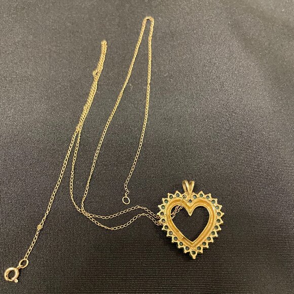 10K Yellow Gold Emerald Pendant - Picture 2 of 2